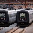 Søndag morgen klokken 8.00 trådte en række nye restriktioner i kraft. Og for den kollektive transport betyder det bl.a., at der nu bliver indført krav om coronapas i både fjernbusser og fjerntog. Derudover bliver der nu indført krav om pladsbillet i DSB’s Intercity- og Intercitylyntog Arkivfoto: Jens Dresling