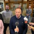 Lars Storgaard afslører for den ventende presse, at han er Favrskovs kommende borgmester. Foto: CSJ