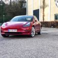 Tesla Model 3 blev med hele 728 stk. den mest solgte bil i marts måned. Store leverancer før regnskabsafslutningen spiller ind her. Foto: Christian Schacht