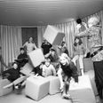 Børn i eventyrrummet på Åby Bibliotek i forbindelse med indvielsen i 1971. Foto: Jørn Timm, Aarhus Stadsarkiv