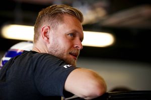Den danske Formel 1-kører Kevin Magnussen oplyser, han skal på operationsbordet.