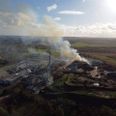Røgsøjlen fra branden hos Novopan Træindustri kan ses mange kilometer væk. Foto: Stefan Broxgård