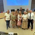 Borgmesteren og de syv gruppeformænd, der har vedtaget det endelige budget 2024-27 for Favrskov Kommune. Foto: csj