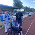 Fra v: Ejvind Post, hans kone Alice og Robert Kristensen blev behørigt hyldet ved starten på årets Kattegat Cup, den 40. i rækken. Foto: Lars Norman Thomsen