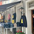 Byghom Menswear i Adelgade i Ebeltoft flytter ingen steder - og dog. Foto: Anne Frank Henriksen