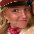 På med huen og det store smil. Det er den bedste tid i dit liv. Sådan er det bare ikke altid, forklarere Mathilde Mertz, der oplevede et vanvittigt stort forventningspres, da studenterhuen endelig landede på de lange lokker. Privatfoto