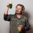 Anette Sams har netop udgivet "Kroppen kan selv - aktiver dine naturlige vægttabshormoner". Den handler om, at grønsager sætter gang i den samme proces som slankemidlet Wegovy. Foto: Gregers Tycho