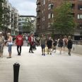 Forsøgsordningen skal blandt andet fjerne facerne fra broen ved Magasin, hvor de ofte ses.