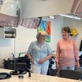 Samtalen stopper aldrig mellem Ingrid Jakobsen (T.v.) og Birgit Nørgaard Pedersen, selv om de har arbejdet sammen i mere end 50 år. Foto: Anne Frank Henriksen