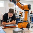 Robotter, grøn omstilling og intelligente løsninger i hjemmet er på programmet, når over 150 unge elektrikere fra hele landet mødes i Hadsten. Pressefoto