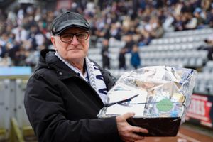 Keld Brøndal bor i Nykøbing Sjælland, men det stopper ham ikke fra at komme til alle AGF's hjemmekampe. Nu er han kåret til Årets Fan.