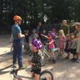 Både løbe- og pedalcykler var fundet frem, da børn og pædagoger hos Skovhuset Børnehave i Skanderborg torsdag havde fokus på motorik og cykeltræning som en del af et nyt forsøgsprojekt fra organisationen Dansk Skolecykling. Prfoto
