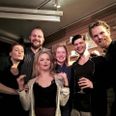 Skuespillerne Albert Ankerstjerne, Ashok Peter Pramanik og Bolette Engstrøm Bjerre samt dramatikerne Maria Ulbrandt Laumark, Mads Kamp og Louise Christensen er blandt de medvirkende i 'Jeg mangler ord', der i alt tæller en cirka 20 mand stor gruppe.