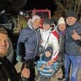 André Alexander Westergaard (tv.) og René Foss (th.) ved den polsk-ukrainske grænse, da det endelig lykkedes at finde familien på flugt og transportere dem mod Danmark. Privatfoto