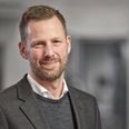 Kommunaldirektør Rasmus Møller fik først at vide kort tid før onsdagens økonomiudvalgsmøde, at der tilgået kommunen en mail fra ansøger og hans rådgiver. Det ændrede pludselig betingelserne for mødet. Foto: Syddjurs Kommune