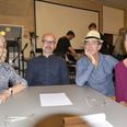 Inge Schøler Christensen, Mads Bentzen, Benjamin Hoff Skovgaard og Karin Fosdal efter mobilmast-borgermødet. Inge, Benjamin og Karin havde taget initiativ til mødet, Mads har tidligere beskæftiget sig med problematikken.
