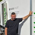 Takket være et sponsorat har Marco Refskou fået åbnet en stor toiletvogn på Torvet. Foto: Søren Andersen