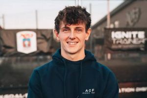Peter Bjur skal til foråret ud og kæmpe for, at AGF kan blive en del af top seks i Superligaen, siger han.