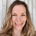Lærke Lilholt, skolebestyrelsesformand på Bjedstrup Skole, frygter, at politikerne har fået oplyst misvisende tal for udgifterne per elev på skolen og at det vil stille skolen dårligt, når forhandlingerne om en ny skolestruktur for alvor tager fart i. Pressefoto