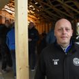 Fodboldformand i TMIF, Ole Karlsen, kan i det nye år se frem til at få et større opholdsrum ved siden af klubbens baner - i en helt ny tilbygning, der er lavet i forlængelse af de gamle omklædningsrum i Hårup. Foto: Anders Michaelsen.
