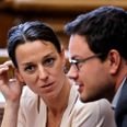 Trods magre tider for Socialdemokratiet fik tidligere miljøminister Kirsten Brosbøl et godt 2015-valg og opnåede næstflest personlige stemmer i den østjyske storkreds ved valget i juni 2015. Trods det meddelte Kirsten Brosbøl i efteråret 2016, at hun ikke ville genopstille ved næste folketingsvalg. Her er hun sammen med SF's Jonas Dahl (SF), der mindre end et år efter valget forlod Folketinget. Foto: Jens Dresling