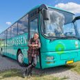 Biolog og naturformidler John Simoni kører natiopnalparkbussen hver tirsdag, onsdag og torsdag i sommerferien. Pressefoto