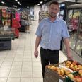 Jesper Schunk, Min Købmand i Lime, er den ene af to leverandører i Syddjurs Kommune af varer til visiterede borgere. Foto: Anette Bonde.