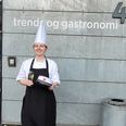 Victoria Brandstrup Grølsted, der har sin dagliggdag på Hotel Ry, er den første i denne landsdel til at gennemføre EUX-kokkeuddannelsen. Pressefoto