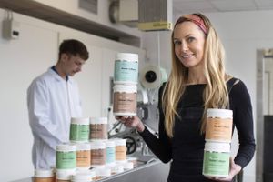 Online-universet Green Goddess, som har fokus på en sund, grøn livsstil, har overtaget produktionsfaciliteter, efter virksomheden sidste år fik investering i DR-program.
