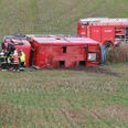 Tirsdag væltede en slamsuger i grøften. Foto: Local Eyes.