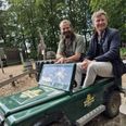 Jakob Martin Strid og Jesper Stagegaard, direktør i Ree Park, på Offroad Patruljen i Ree Park. Pressefoto