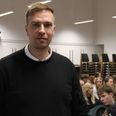 Mads Lind, direktør i Skanderborg AGF Håndbold (SAH), gav tirsdag 100 sportselever fra Campus Skanderborg et unikt indblik i den kommercielle del af virksomheden SAH. Pressefoto