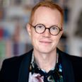 Mathias Hammer kan mødes til fællessang i Kulturhuset Skanderborg den 24. april. Pressefoto.