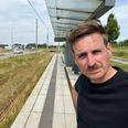 Christopher Bering Baden, der er medlem fællesrådet i Lisbjerg, mener, at der bør være samme pris for den offentlige transport i hele Lisbjerg. Privatfoto