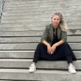 "Op igen" er Tine Bays fortælling om at rejse sig efter ens verden falder sammen. Pressefoto