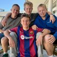 Forrest sidder Maksym Pshenychka. Han er omgivet af nogle af sine kammerater fra Frijsenborg Efterskole: Eskil Skouv Nielsen, Casper Nielsen og Nicklas Johansen (fra venstre mod højre). Foto: CSJ