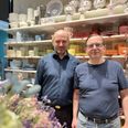 Lars ØStergaard og Søren Petersen skal igennem julehandlen, og så begynder de så småt at rykke deres butik til Adelgade. Foto: Cecilie Bisgaard