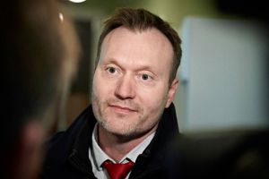Lars Boje Mathiesen er færdig som formand for Nye Borgerlige, skriver flere medier.