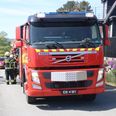 En snarrådig indsats fra brandfolkene på stationen i Ebeltoft forhindrede en ukrudtsbrænder-brand at udvikle sig til noget alvorligt. Foto: SpotFoto