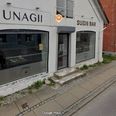 Unagi Sushibar i Hinnerup fik for en måned siden en bøde og en sur smiley. Sushibaren har dog allerede haft et opfølgende besøg og fået en glad smiley tilbage. Foto: Google Maps