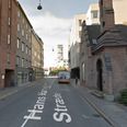 21-årig mand blev torsdag formiddag udsat for røveri her i gaden.