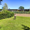 Martin Schack ærgrer sig over, at mange forældre fravælger Sødalskolen i Brabrand. Her ses han med sin datter, der efter sommerferien starter i 0.A på skolen. Foto: Privat
