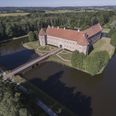 Nordjyske Voergaard fra 1500-tallet vandt titlen som 'Danmarks smukkeste herregård'.
