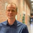 Den kommende borgmester i Norddjurs Kommune, Kasper Bjerregaard, skal skrive et politikpapir på vegne af den samlede blå blok. Først her vil vi se, om Liberal Alliance får valgkampsløftet om bedre vilkår til de ansatte i plejesektoren igennem. Foto: Søren Andersen