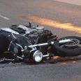 Motorcyklist væltede og slog sig.