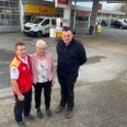 Bjarne og Else Sommer har drevet Autogaarden i et utal af år. Nu er autoværksted, vaskehal og tankstation solgt til Rasmus Pedersen fra Jysk Bilsalg. Foto: Kian Johansen