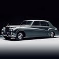 Den store og klassiske Rolls-Royce Phantom har et kraftigt batteri på 120 kWh. Det giver en rækkevidde på over 400 km. Foto: Lunaz