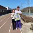 Astrid Wierzba og Simon Anker-Møller Fisker er hovedkræfterne bag den nye kollegieturnering i det nordlige Aarhus. Her står de med plakaten til arrangementet.