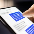Via bl.a. falske sms'er tilranede de fire sig cirka 32 mio. kr. Arkivfoto: Adobe Stock