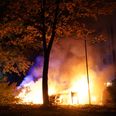 Det var Tjelevej i Risskov, at der udbrød en større bilbrand natten til lørdag. Foto: Presse-fotos.dk